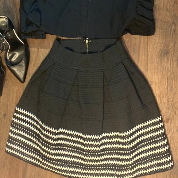 Miami Skirts Box Pleated Skater Striped Black S - Picture 2 of 3